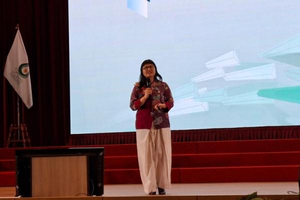 Wakil Menteri Pendidikan Tinggi, Sains, dan Teknologi (Wamendiktisaintek), Stella Christie, mengingatkan para mahasiswa agar tidak tergantung dengan AI