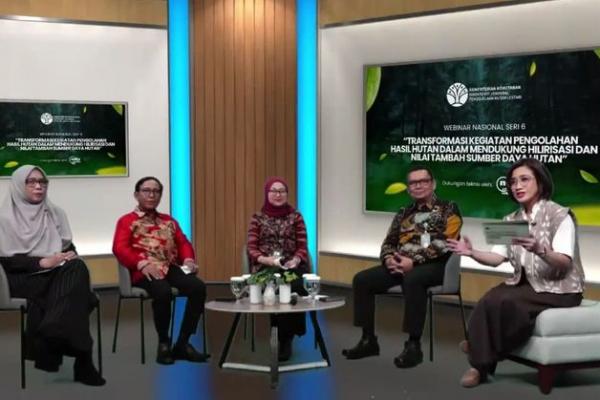 Indonesia harus menjadi negara yang mampu mengelola sumber daya hutannya secara lestari sekaligus mengubahnya menjadi sumber pertumbuhan ekonomi