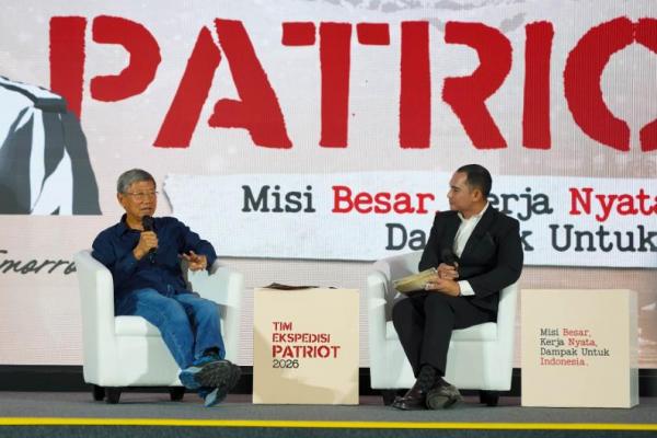 Pengembangan kawasan transmigrasi sebagai pusat pertumbuhan ekonomi baru dinilai tidak cukup hanya mengandalkan potensi sumber daya alam