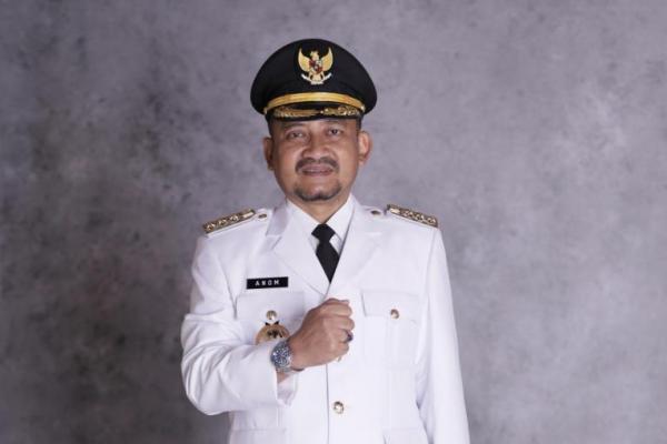 Komisi Pemberantasan Korupsi (KPK) menangkap Bupati Pemalang, Jawa Tengah, Anom Widiyantoro dalam operasi tangkap tangan pada Selasa, 28 Juli 2026 malam.