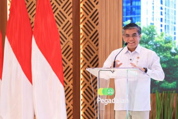 Menaker Yassierli menegaskan hubungan industrial perlu terus beradaptasi menghadapi perubahan dunia kerja agar mampu menjaga keberlanjutan usaha