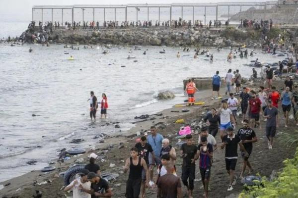 Bentrokan kembali pecah antara pasukan keamanan Maroko dan ratusan imigran yang mencoba menerobos perbatasan menuju Melilla