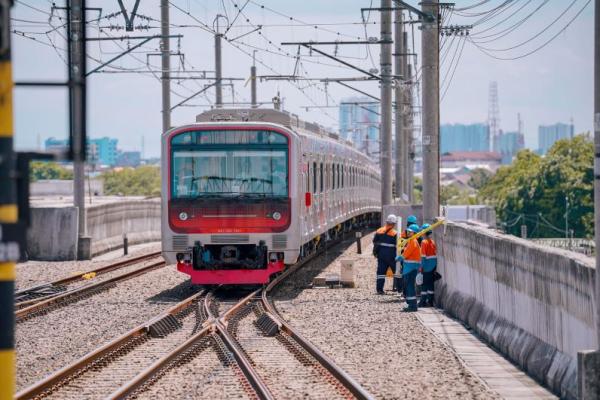 Pertumbuhan kawasan pemukiman di sekitar stasiun yang menjadikan kawasan Citeras sebagai daya tarik utama bagi para pengembang perumahan berbasis transit.