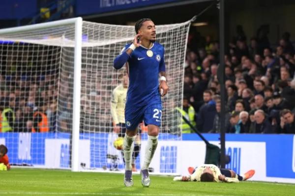 Paris Saint-Germain (PSG) sedang mempertimbangkan untuk memboyong bek sayap Chelsea, Malo Gusto, pada bursa transfer musim panas ini.