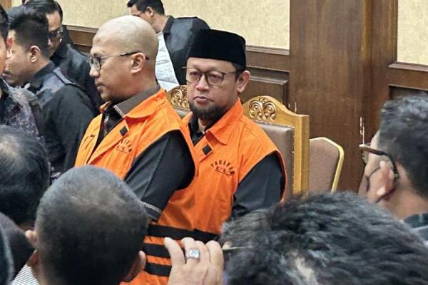 Ishfah Abidal Azis alias Gus Alex didakwa memperkaya diri sebesar US$5.233.800 dan Rp330 juta dari kasus dugaan korupsi kuotaÂ haji tambahan periode 2019-2024.