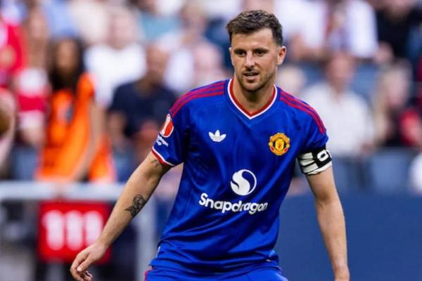 Manchester United kemungkinan tidak diperkuat Mason Mount saat menghadapi Leeds United dalam laga pramusim di Croke Park, Rabu