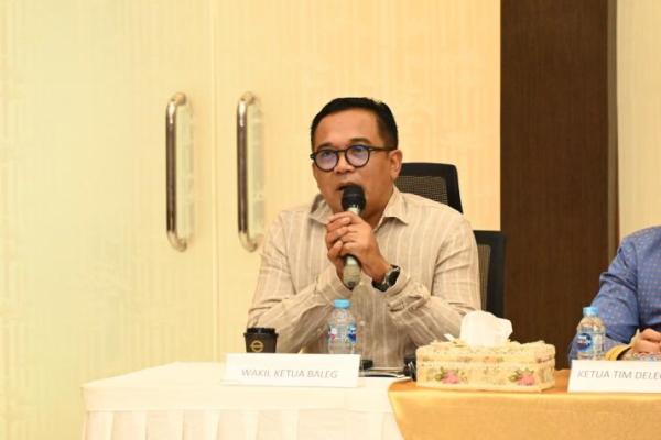 RUU Masyarakat Adat diperlukan untuk memperkuat pengakuan dan perlindungan terhadap keberadaan masyarakat adat di seluruh Indonesia.
