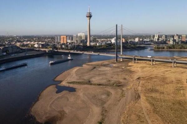 Gangguan di Rhine menjadi perhatian serius karena sungai tersebut merupakan salah satu jalur transportasi industri terpenting di Jerman