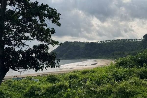 Pemilihan Desa Bulok didasarkan pada potensi wisata alam yang memiliki peluang besar untuk dikembangkan sebagai destinasi wisata berbasis masyarakat.