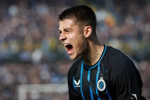 Barcelona terus mengintensifkan pencarian penyerang baru pada bursa transfer musim panas ini, sebagai langkah antisipasi kebuntuan transfer Julian Alvarez.