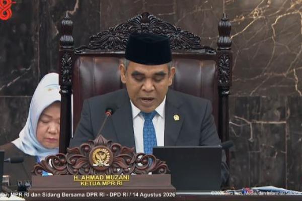 Kita tidak boleh membiarkan anak-anak kita hanya duduk menjadi penonton di tengah perubahan zaman.