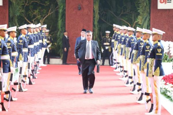 Pidato Kenegaraan tersebut turut dihadiri Menteri Ketenagakerjaan Yassierli dan Wakil Menteri Ketenagakerjaan Afriansyah Noor.