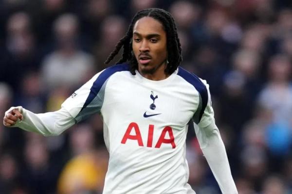 Bek kanan Tottenham Hotspur, Djed Spence, secara resmi mengonfirmasi kepindahannya ke raksasa Italia, Inter Milan, dengan nilai transfer Â£30 juta