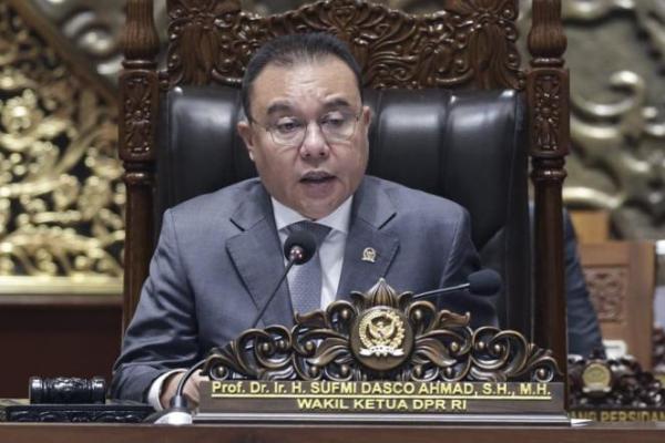Keberhasilan kebijakan negara harus diukur dari sejauh mana masyarakat merasakan kehadiran negara, terutama dalam perlindungan dan peningkatan kesejahteraan.