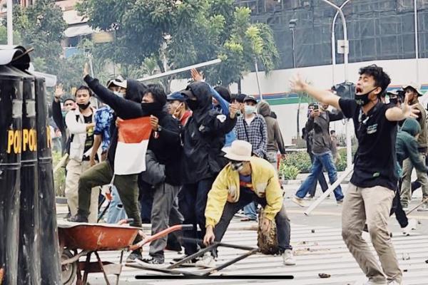 Komnas HAM menyatakan terus mendalami rangkaian peristiwaÂ kekerasan yang terjadi dalam unjuk rasa di Jakarta pada 27 Agustus 2026.