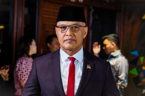 Kasus dugaan praktik judi online di rumah dinas TNI di Cijantung harus diusut sampai tuntas. Kami mengapresiasi langkah TNI yang sudah melakukan pemeriksaan.