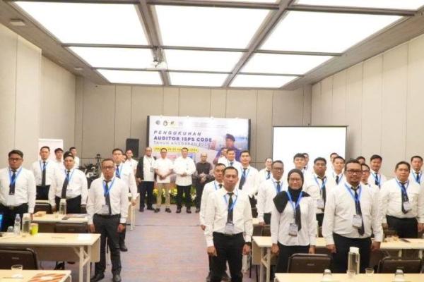 Auditor dituntut memiliki kompetensi, integritas, objektivitas, dan pemahaman yang mendalam terhadap ketentuan nasional maupun standar internasional