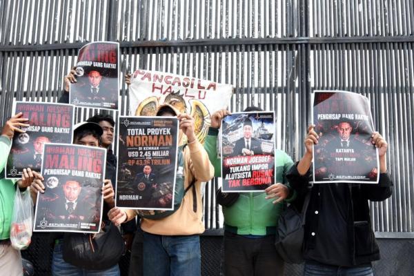 Barisan Oposisi Indonesia (BOI) mendesak Presiden Prabowo Subianto membersihkan Kementerian Pertahanan (Kemhan) dari mafia alutsista.