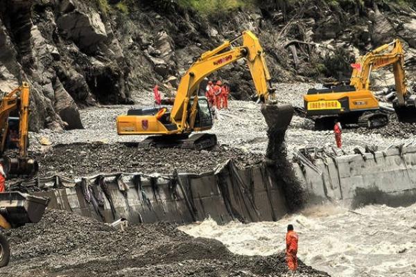 China menghentikan sementara operasi penyelamatan korban banjir di perbatasan Tibet-Nepal, usai Presiden China Xi Jinping memimpin rapat tingkat tinggi