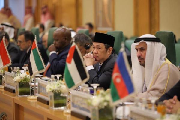 OKI harus menuntut akuntabilitas Israel atas segala kejahatan kemanusiaan dan tindakan terorisme yang dilakukannya itu.