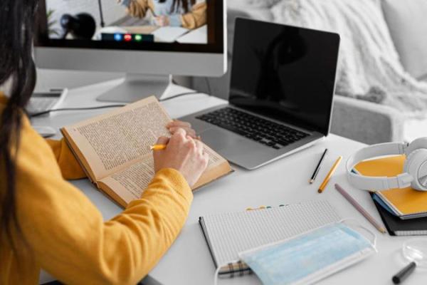 Setiap tanggal 31 Agustus, dunia pendidikan memperingati World Distance Learning Day atau Hari Pembelajaran Jarak Jauh Sedunia.