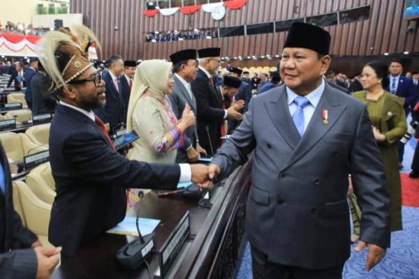 Participating Interest 10 persen merupakan mekanisme partisipasi daerah dalam kegiatan usaha hulu minyak dan gas bumi.