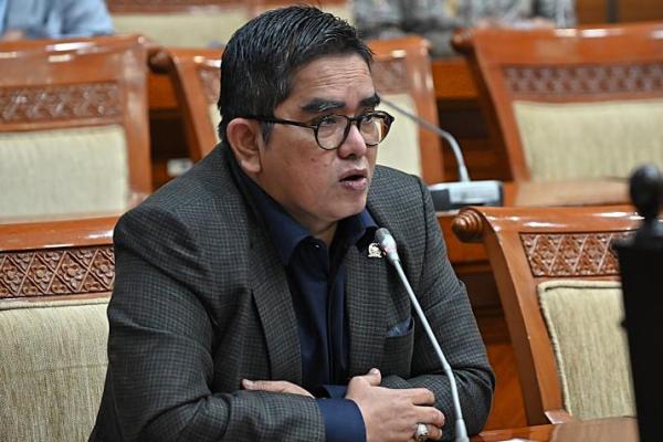 Kalau sudah ada terlapor, ada saksi dan bukti  elektronik, pengakuan, itu sudah lebih dari cukup untuk meningkatkan status hukum kasus ini