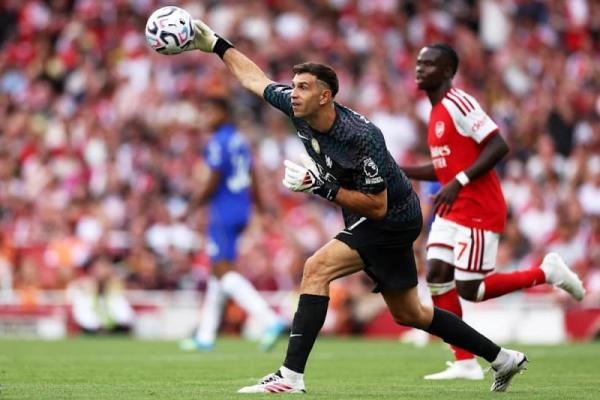 Chelsea harus menelan kekalahan 1-2 saat bertandang ke markas Arsenal dalam lanjutan Premier League di Emirates Stadium.