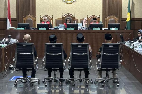 Persidangan perkara dugaan korupsi kuota haji tambahan tahun 2023-2024 mengungkap catatan pembagian kuota ke sejumlah pihak.