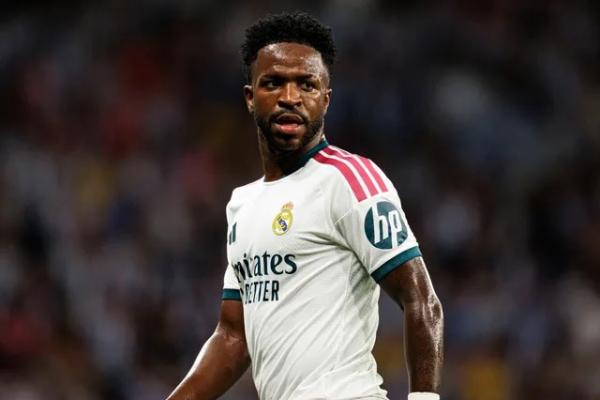 Winger andalan Real Madrid, Vinicius Junior, dipastikan absen memperkuat timnya dalam laga akbar El Clasico melawan Barcelona pada 25 Oktober mendatang.