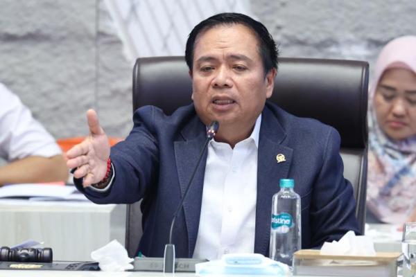 Komisi V DPR akan membentuk Panitia Kerja (Panja) terkait masifnya kecelakaan transportasi laut di tanah air.