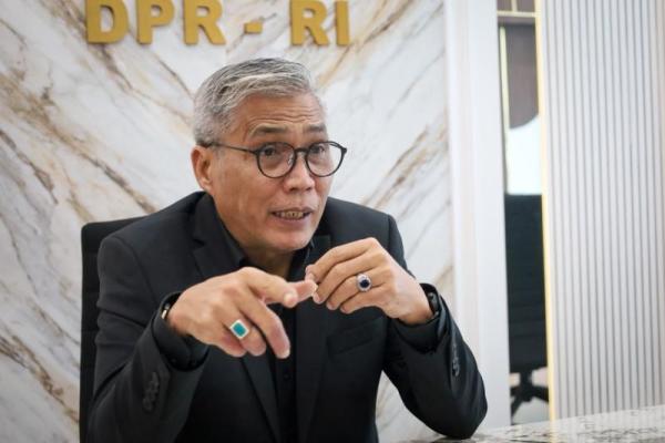 Legislator PKB Mafirion Syamsuddin Rogo, mendesak pemerintah turun tangan secara langsung menyelesaikan persoalan yang dihadapi masyarakat petani kelapa Inhil