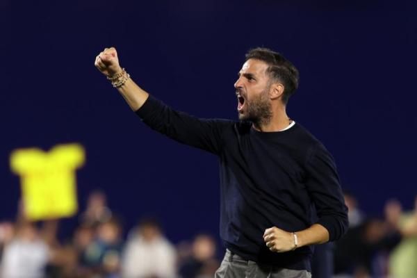 Pelatih kepala Como 1907, Cesc Fabregas, memperingatkan para pemainnya untuk tidak terlena dengan euforia awal kompetisi Eropa