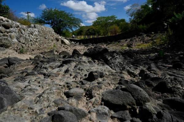 Organisasi Meteorologi Dunia (WMO) PBB memperingatkan bahwa siklus air bumi kini semakin ekstrem dan tidak terprediksi.