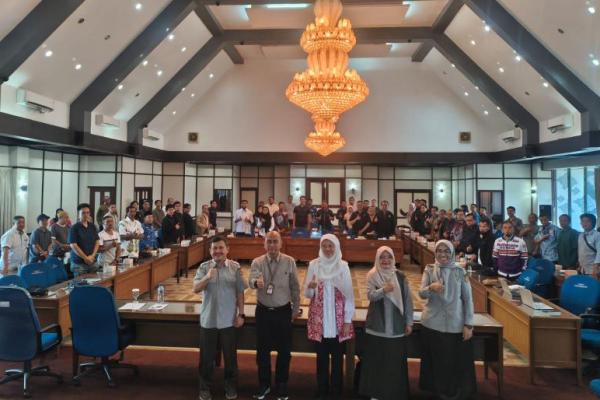 Jemput bola menjadi penting bagi pelaku usaha skala UMKM, karena proses perizinan tidak berhenti pada pengajuan administrasi.