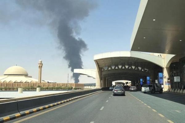 Saudi Berhasil Cegat Rudal Houthi ke Arah Bandara Riyadh
