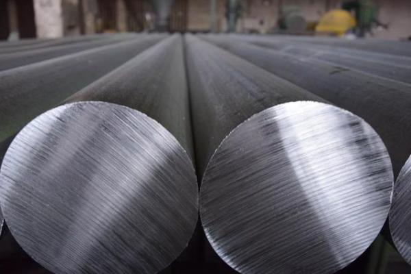 Produksi aluminium primer di negara-negara Teluk Persia anjlok hampir 43 persen secara tahunan (year-on-year) pada bulan Agustus menjadi 299.000 ton