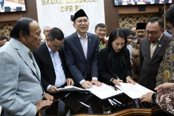 Banggar DPR RI bersama pemerintah menyepakati RUU tentang APBN Tahun Anggaran 2027 dalam Pembicaraan Tingkat I.