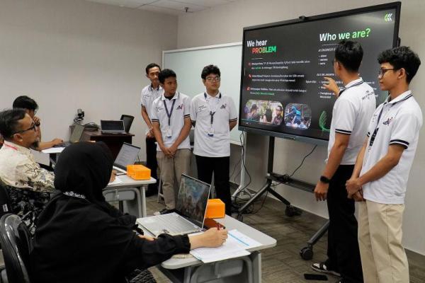 Kolaborasi pemerintah dan swasta melibatkan kalangan pelajar hingga mahasiswa untuk mencetak inovasi berbasis kecerdasan artifisial