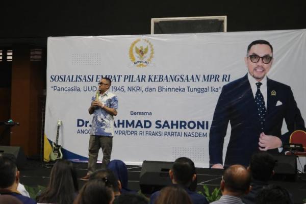 Anggota MPR RI Ahmad Sahroni menggelar kegiatan Sosialisasi Empat Pilar Kebangsaan MPR RI bersama 150 peserta dari konstituen ASC Jakarta Barat.