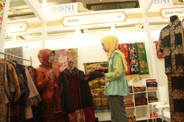 BNI Perkuat Kapasitas dan Pasar UMKM Ekosistem Batik