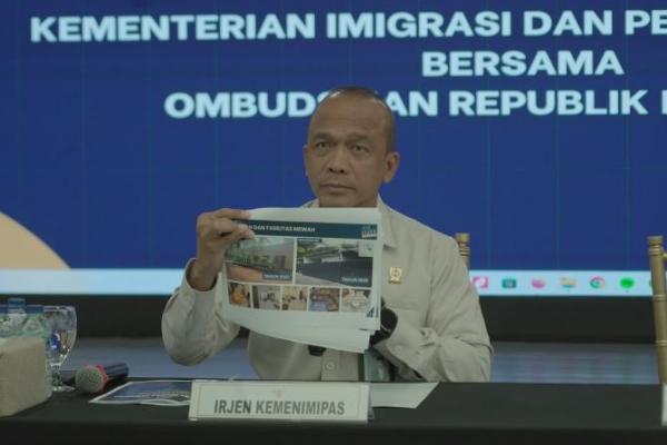 Sanksi diberikan karena diduga melanggar Pasal 5 Peraturan Pemerintah (PP) Nomor 94 Tahun 2021 tentang Disiplin Pegawai Negeri Sipil.