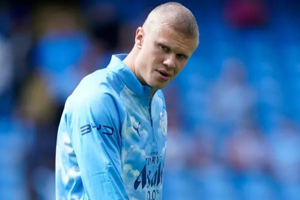 Penyerang andalan Manchester City, Erling Haaland, berhasil mengukir rekor gol bersejarah saat membantu timnya memetik kemenangan tipis 3-2 atas Ipswich Town