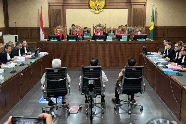 Perbuatan melawan hukum itu dilakukan Febrie bersama tiga orang lainnya, yakni Don Ritto, Nurman Herin, dan Ferry Yanto Hongkiriwang alias Ferry Boboho.