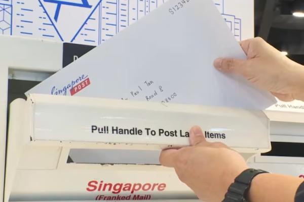 Layanan pos Singapura, Singapore Post (SingPost), melakukan uji coba penggunaan perangko digital untuk pengiriman pos domestik selama enam bulan.