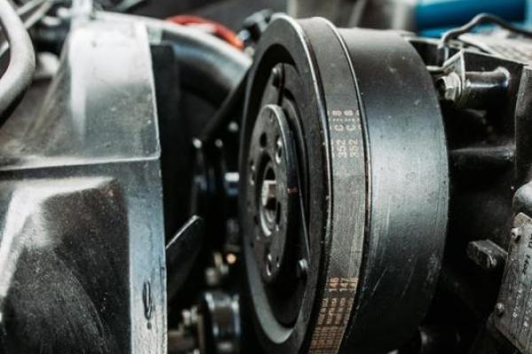 Ini Penyebab Fan Belt Mobil Jadi Bising dan Berdecit