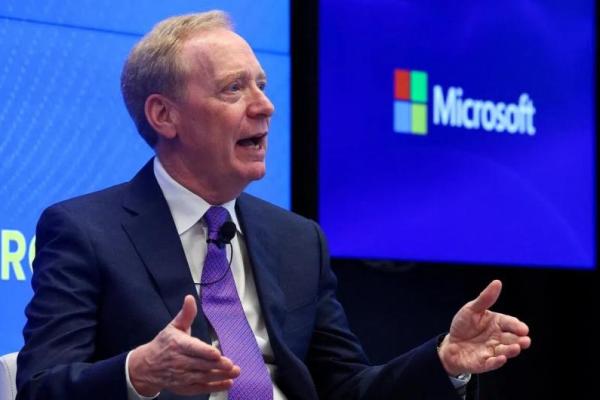 Presiden Microsoft, Brad Smith, menyerukan pembentukan regulasi global yang mendesak untuk kecerdasan artifisial