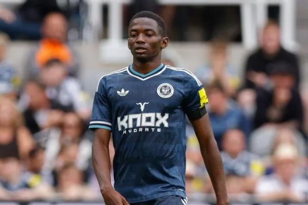 MU dan Arsenal dilaporkan menjadi dua dari empat klub Liga Primer yang tengah memantau perkembangan pemain sayap Newcastle United, Bazoumana Toure.