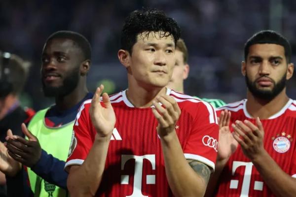 Manajemen Arsenal tengah mendiskusikan secara internal opsi perekrutan bek tengah Bayern Munich, Kim Min-jae, menyusul cederanya William Saliba