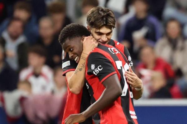 Talenta muda AC Milan, Alphadjo Cisse, menorehkan tinta emas dalam sejarah sepak bola Italia usai memborong trigol (hattrick) ke gawang RB Salzburg